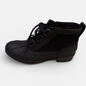 UGG Black Leather Duck Boots Ankle Lace-Up | Women’s Size 8